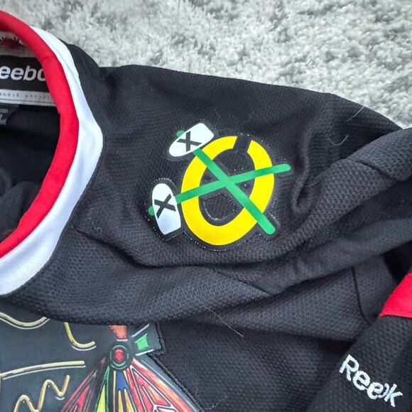 REEBOK Youth Chicago Blackhawks Alternate Black Hockey Jersey L/XL - Picture 6 of 9